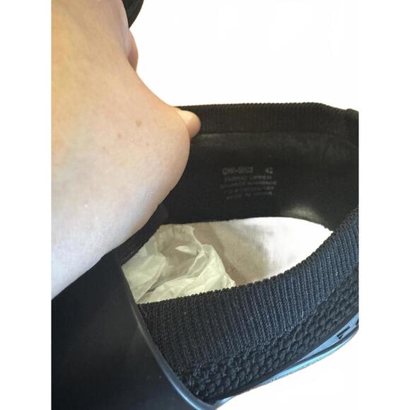 Traq by Alergria Comfortable Black Slip-On Shoes with Velcro Strap size 42 - Picture 7 of 7